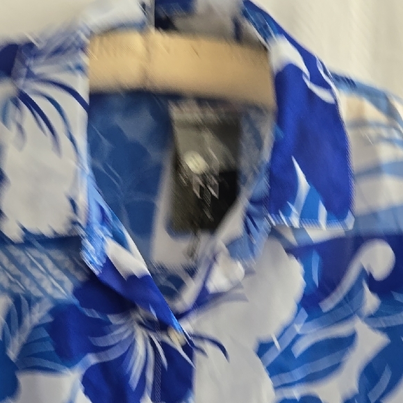 Club Z Collection Blue Floral Women's Resort Wear Beach Shirt  Size L - Picture 5 of 6